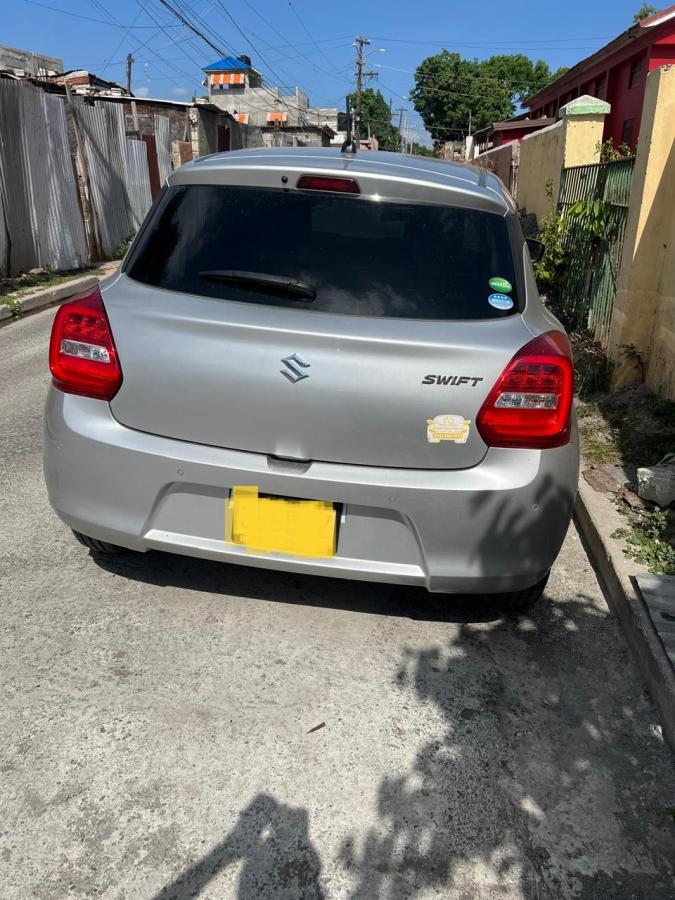 2020 Suzuki Swift photo 4